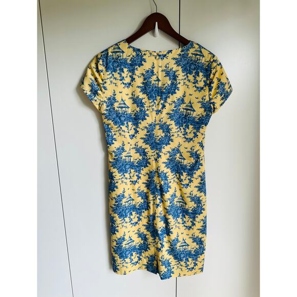 Vintage 90s Toile Print summer Dress Sheath Blue Yellow Size Medium Knee Demure - Picture 3 of 9
